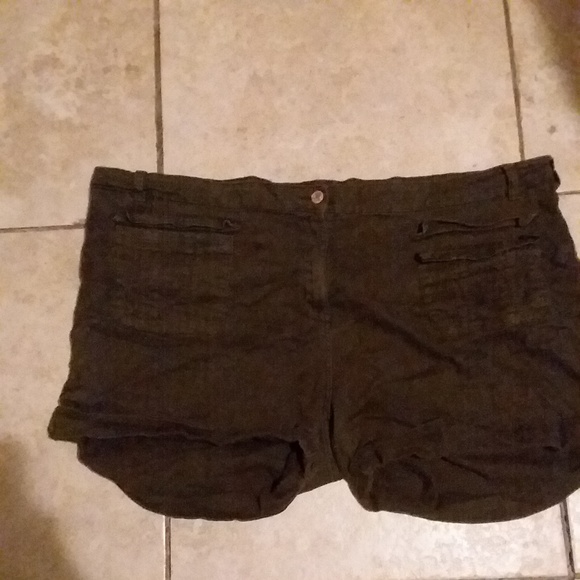 womens shorts size 22